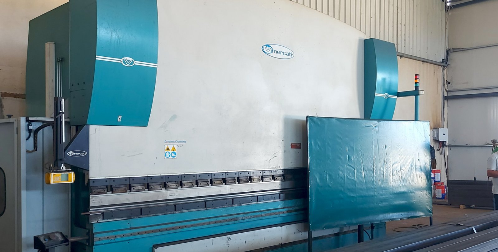 Pressa piegatrice CNC Vimercati Pressa piegatrice CNC Vimercati nell'officina ALTIN Steel
